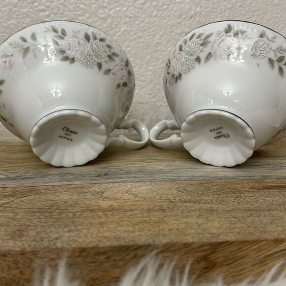 Vintage Sheffield Fine China 2 Tea Cups Classic 501 Pattern - Picture 8 of 8